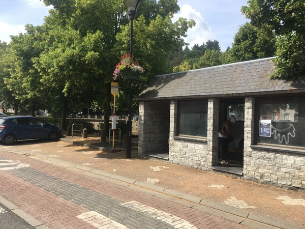 Mobilite - Velo - Parking - Nismes - E86.JPG