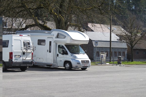 C035a Aire motorhomes de la Place Châtillon