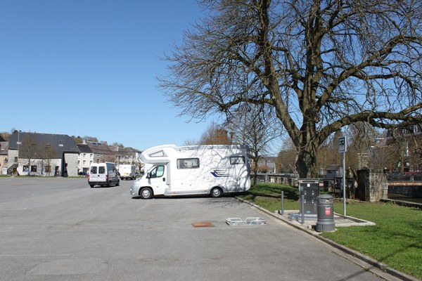 C035b Aire motorhomes de la Place Châtillon