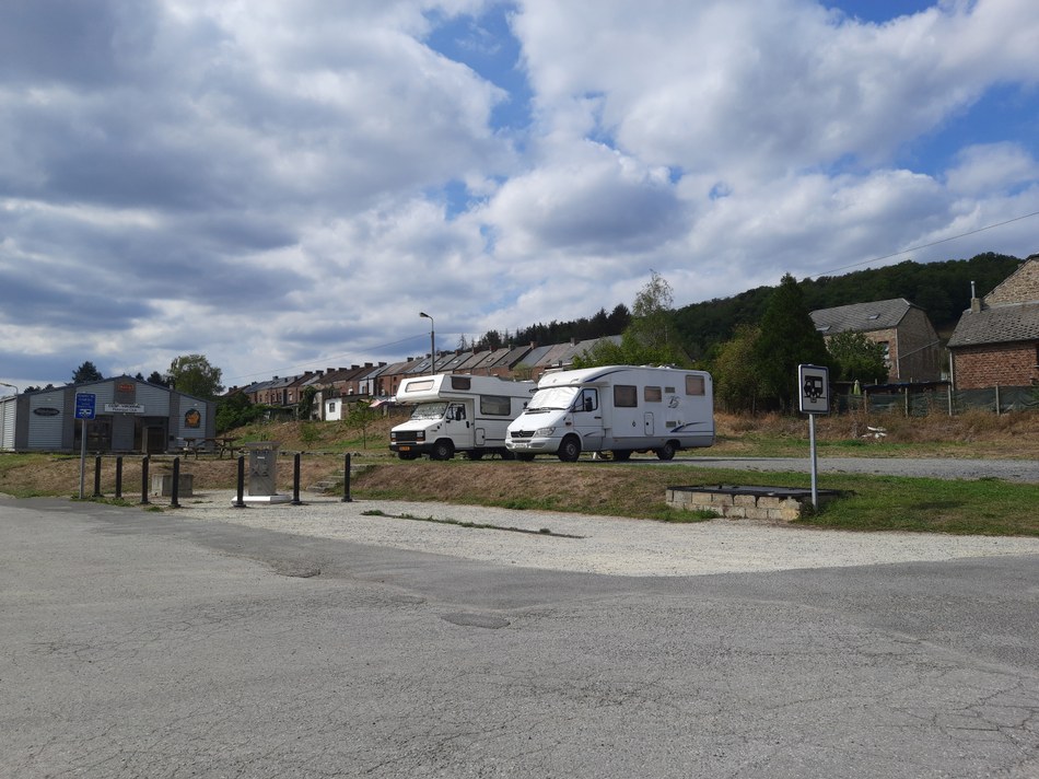 TREIGNES   MOTORHOMES (2)