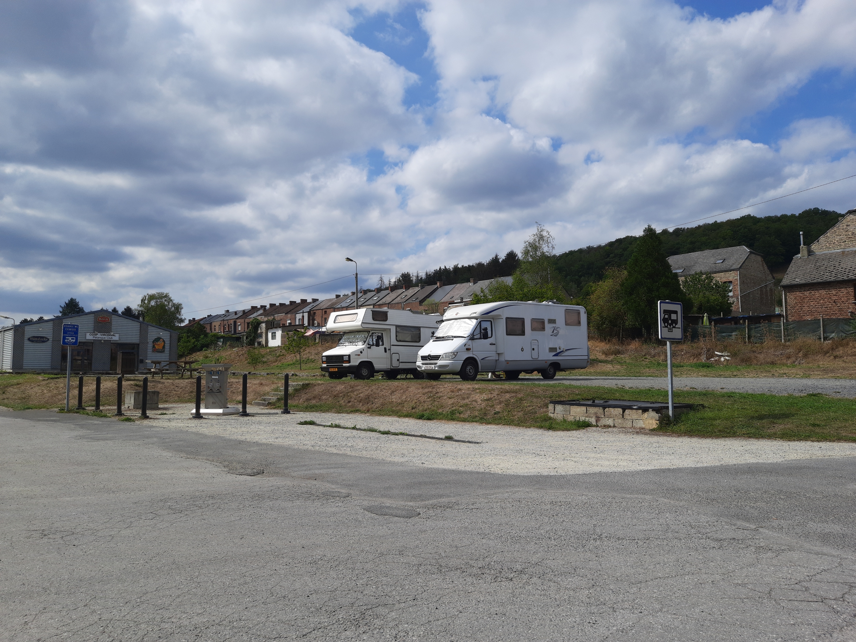 TREIGNES   MOTORHOMES (2)